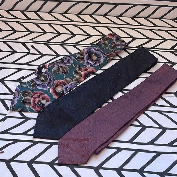 Oscar de la Renta set of three ties - Picture 1 of 7